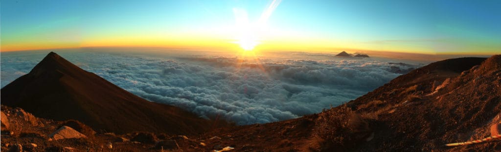 Puesta del sol desde la cumbre del volcán Acatenango