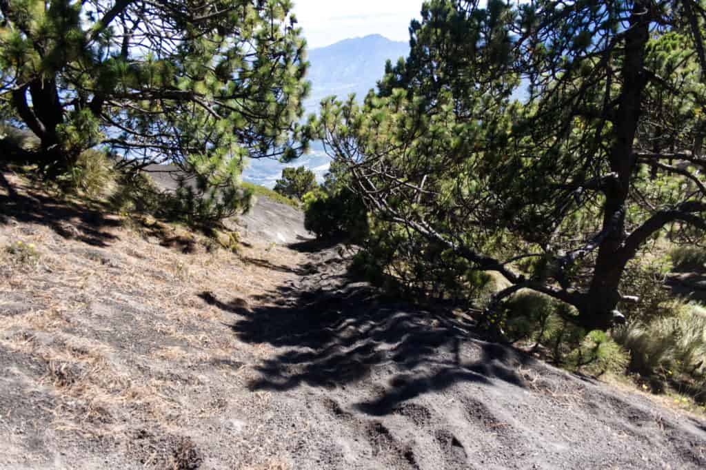 La ruta a la cumbre desde El Tonel, lado este de Acatanango