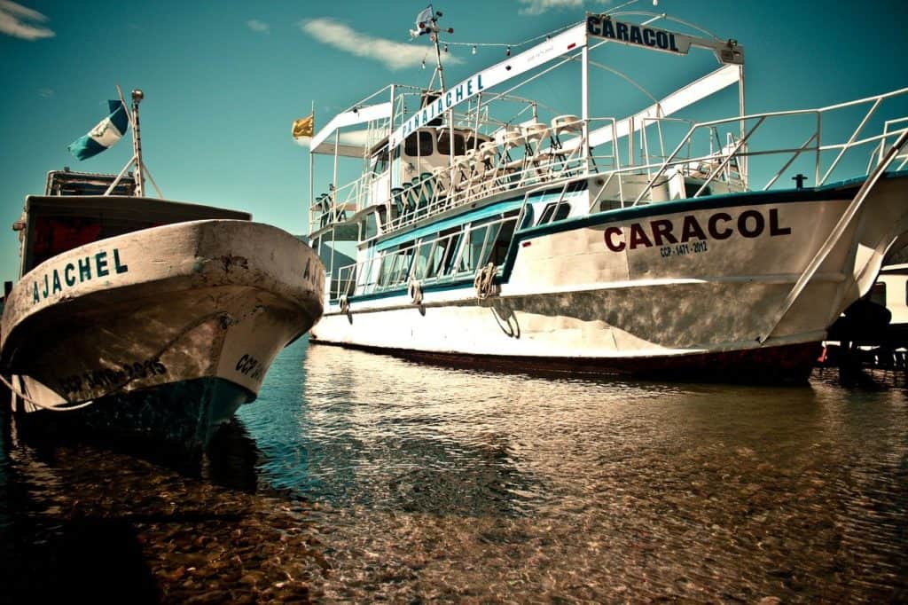 Lanchas en Panajachel, Atitlán