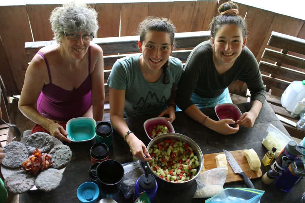 Cocina de campamento en el Parque Nacional Laguna Lachuá