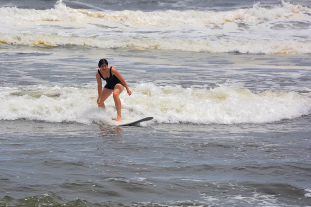 surfeando en El Paredón Guatemala