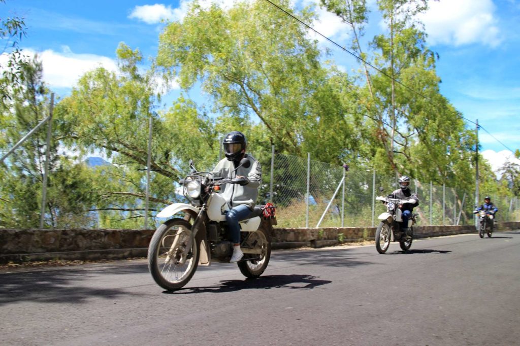 Ride Atitlán Tour en moto