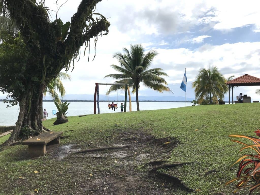 Recintos y columpios del Castillo San Felipe de Lara