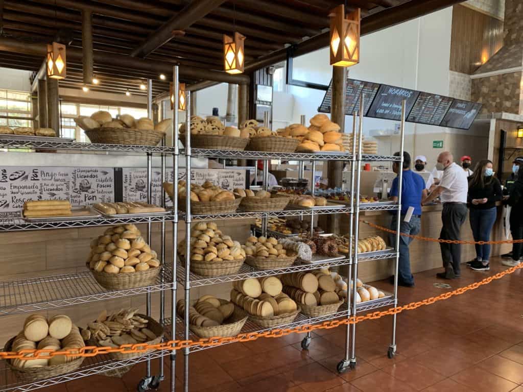 Una de las mejores cosas que hacer en la Zona 1 de Ciudad de Guatemala: tomar un licuado y comer un sándwich en la Panadería Berna