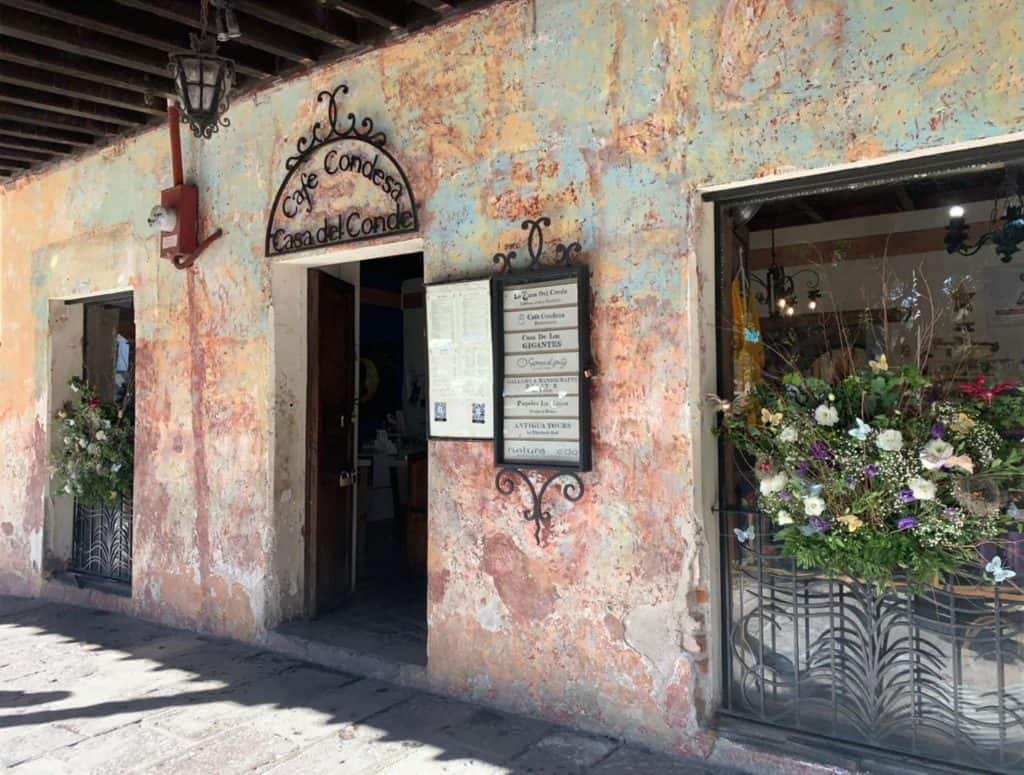 Café Condesa - cosas que hacer en Antigua Guatemala