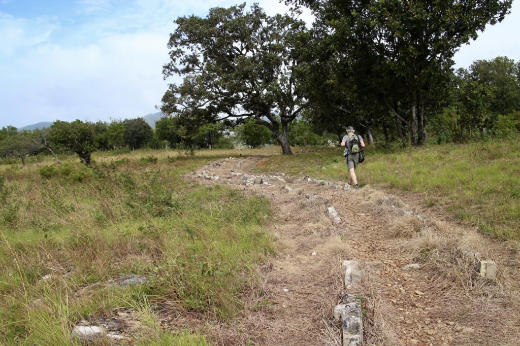 Walking back from the Hoyo de Cimarrón, on the flat part of the trail.