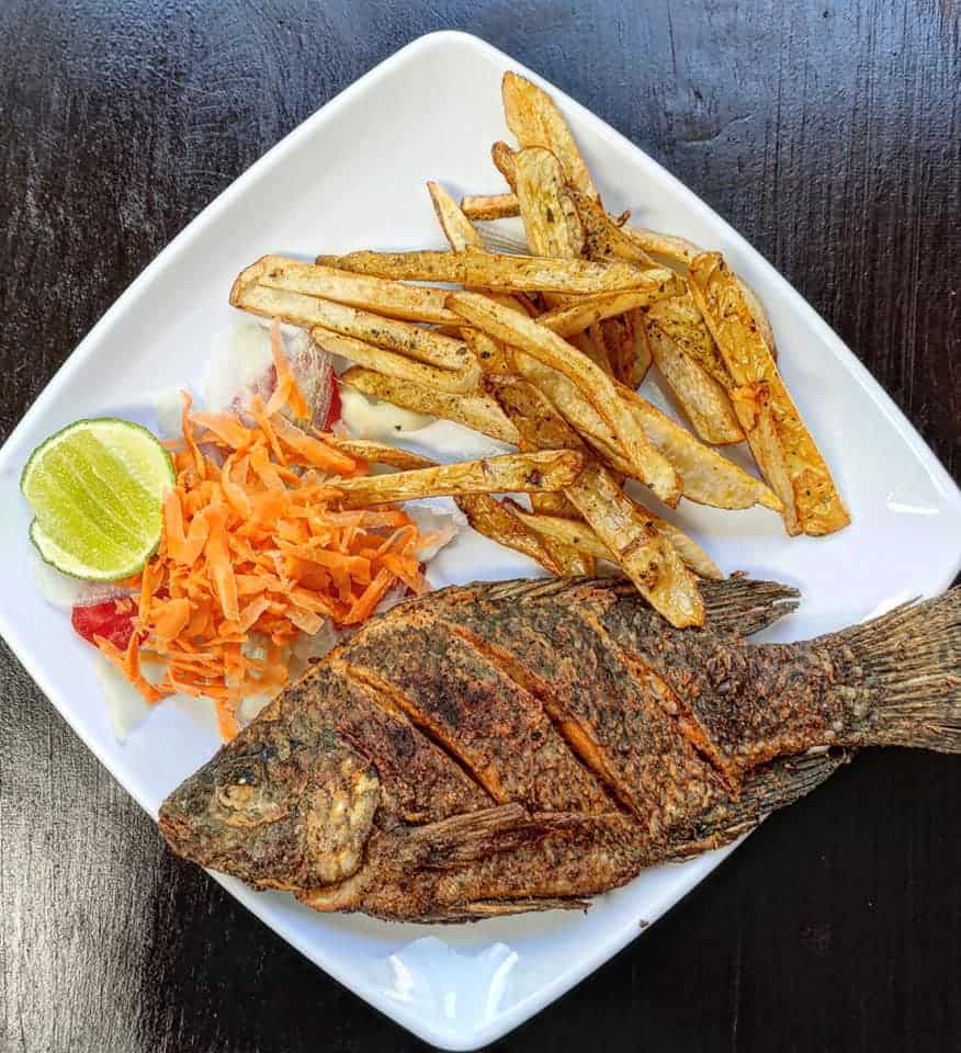 Pescado frito en Alma de Colores en San Juan la Laguna - Qué hacer - Restaurantes