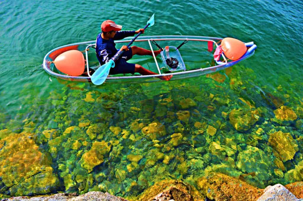 Alquiler de kayaks transparentes en Mundo Abu Guater Park