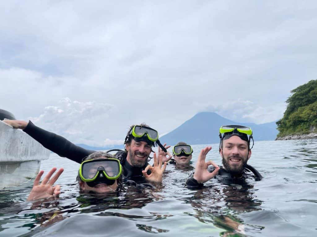 Buceo Atidivers en Santa Cruz la Laguna Guatemala