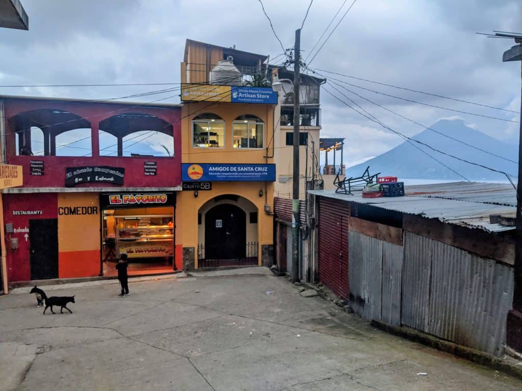 CECAP & Café Sabor Cruceño & ATM in Santa Cruz la Laguna