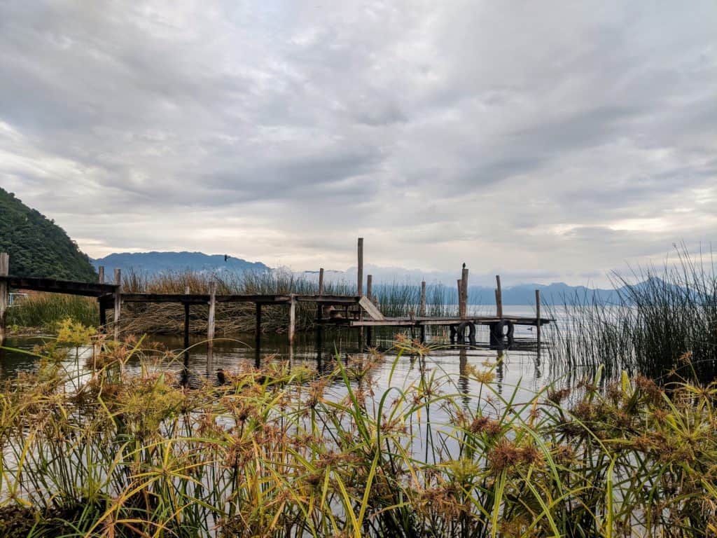 Muelle y tul en Santa Cruz la Laguna