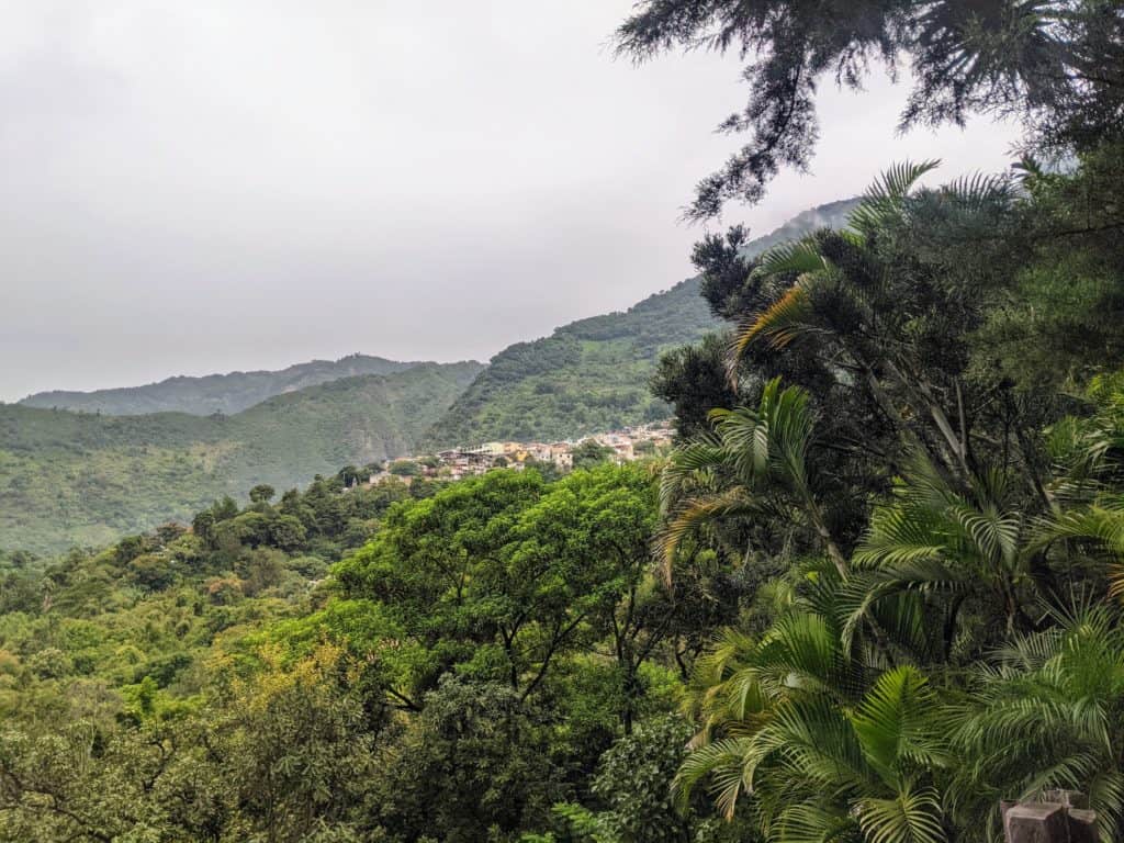 Santa Cruz la Laguna - Town on a Hill