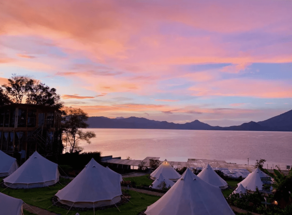 Free-Cerveza-Glamping Santa Cruz la Laguna Guatemala