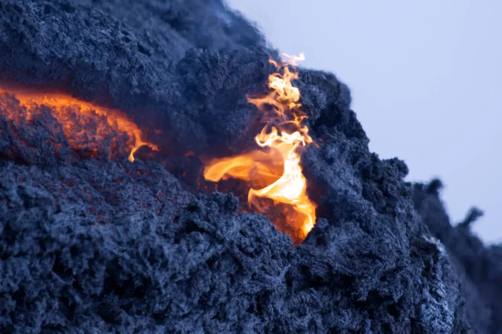 Lava ardiente en el volcán Pacaya