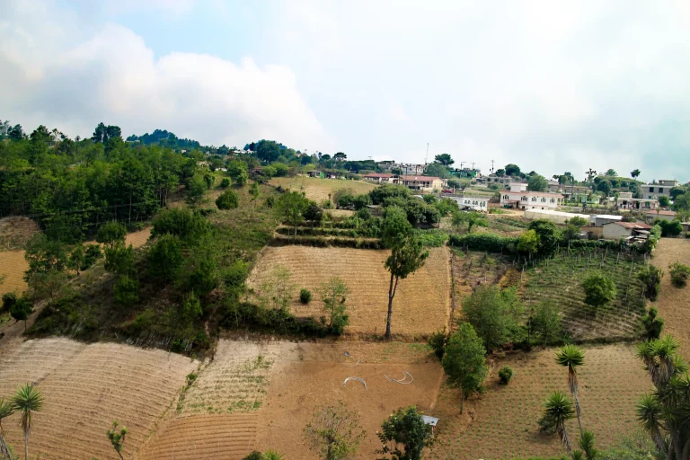 Casas y campos de Panimatzalam